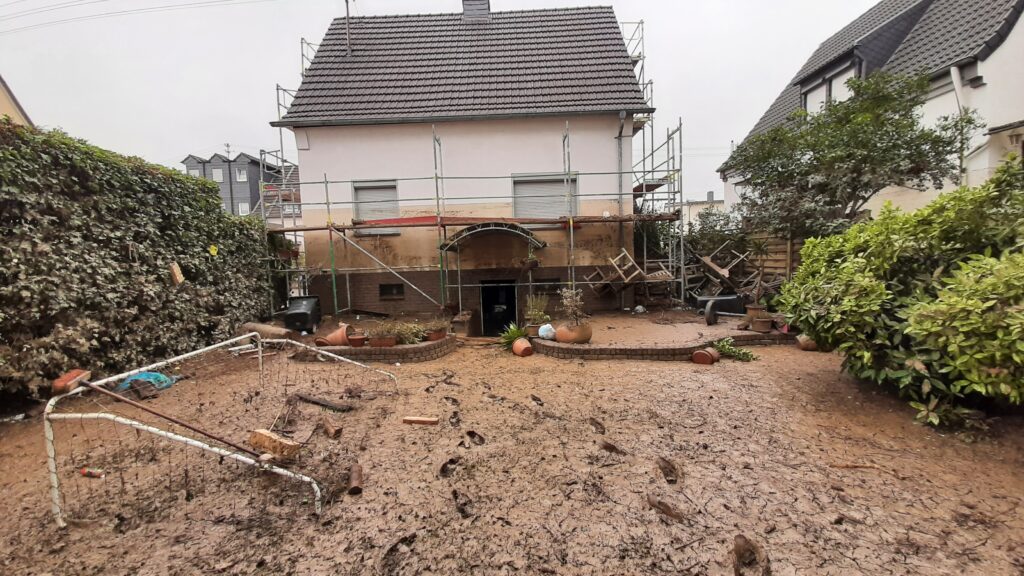 An unserem Wohnhaus kann man den Wasserstand problemlos ablesen